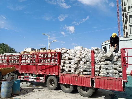 河南南陽唐河秦晉花苑連廊欄陽臺護(hù)欄百葉窗項目