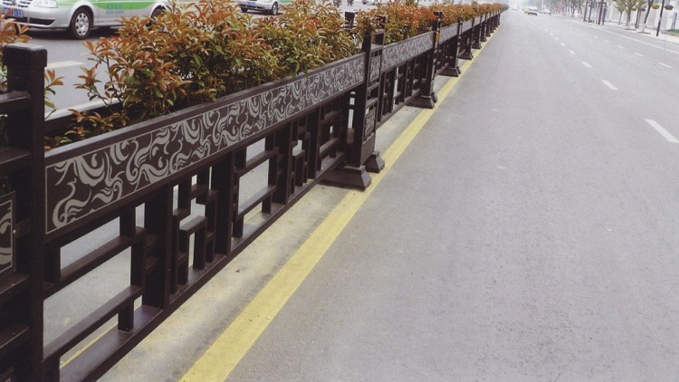 特色道路護(hù)欄，打造美風(fēng)景線